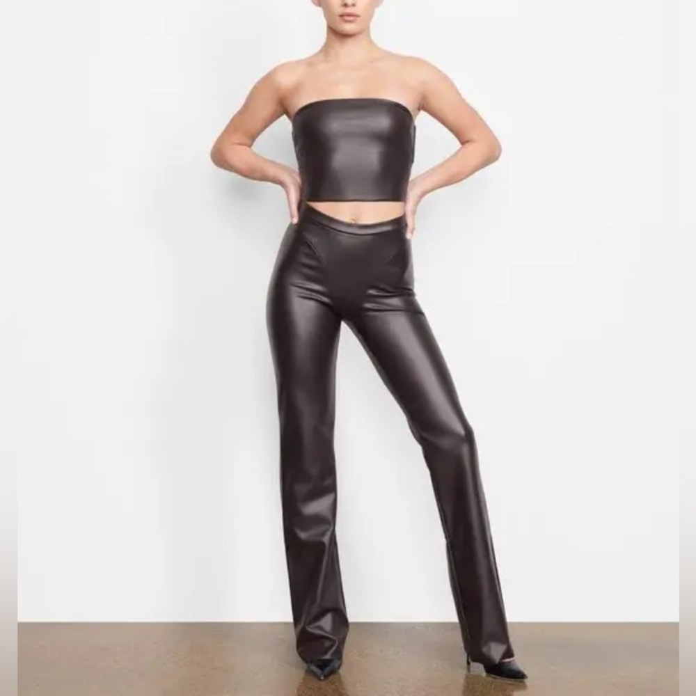 NWT Skims 🖤🖤  Faux Leather Bandeau Onyx Size Small SOLD OUT!